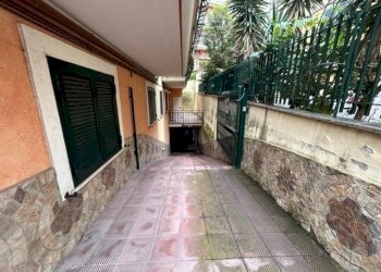 12.jpg - Box Via del Lavoro 29, Tivoli - foto 12