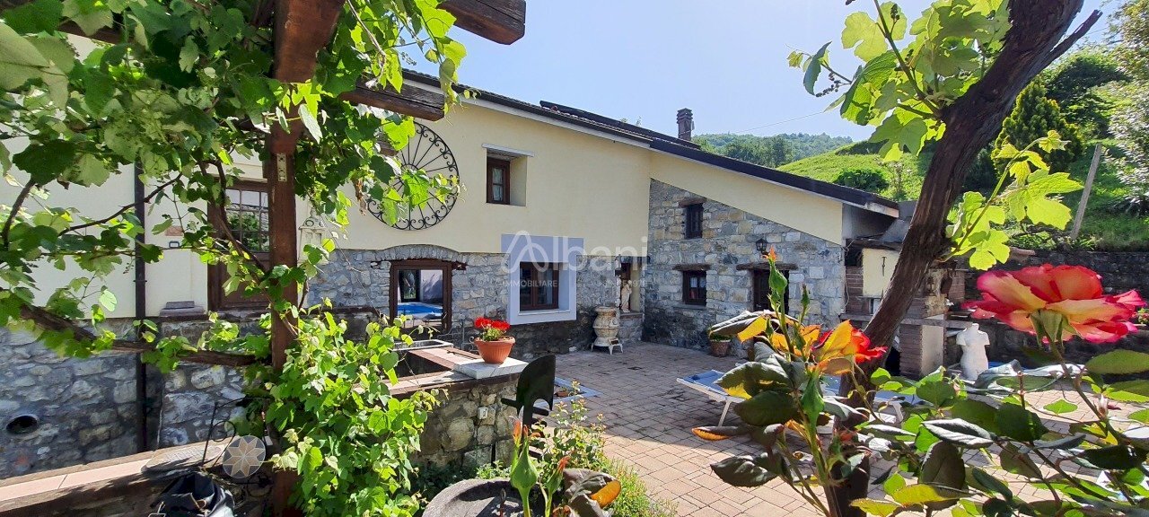 AT01_agriturismo_vendita_varese ligure_piscina_te - Agriturismo Varese Ligure - foto 1