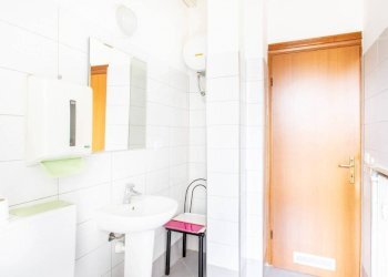 Bagno - Ufficio corso Giovanni Giolitti 8, Cuneo (zona Centro) - foto 12