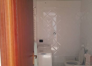 Bagno - Appartamento via dei Giardini, 15, Bologna (zona Corticella) - foto 9