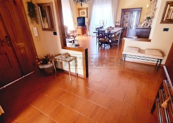 20230620_092737.jpg - Independent house Pescara - photo 11