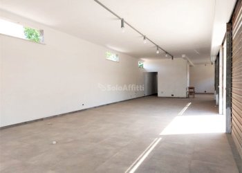 Fiumicino, Isola Sacra - negozio locale commercial - Locale Commerciale Via della Scafa, Fiumicino - foto 1