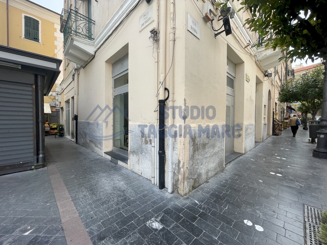 IMG_6067.JPG - Locale Commerciale Piazza Eroi Taggesi, Taggia - foto 1