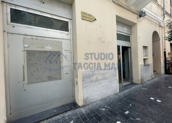 IMG_6073.JPG - Locale Commerciale Piazza Eroi Taggesi, Taggia - foto 3