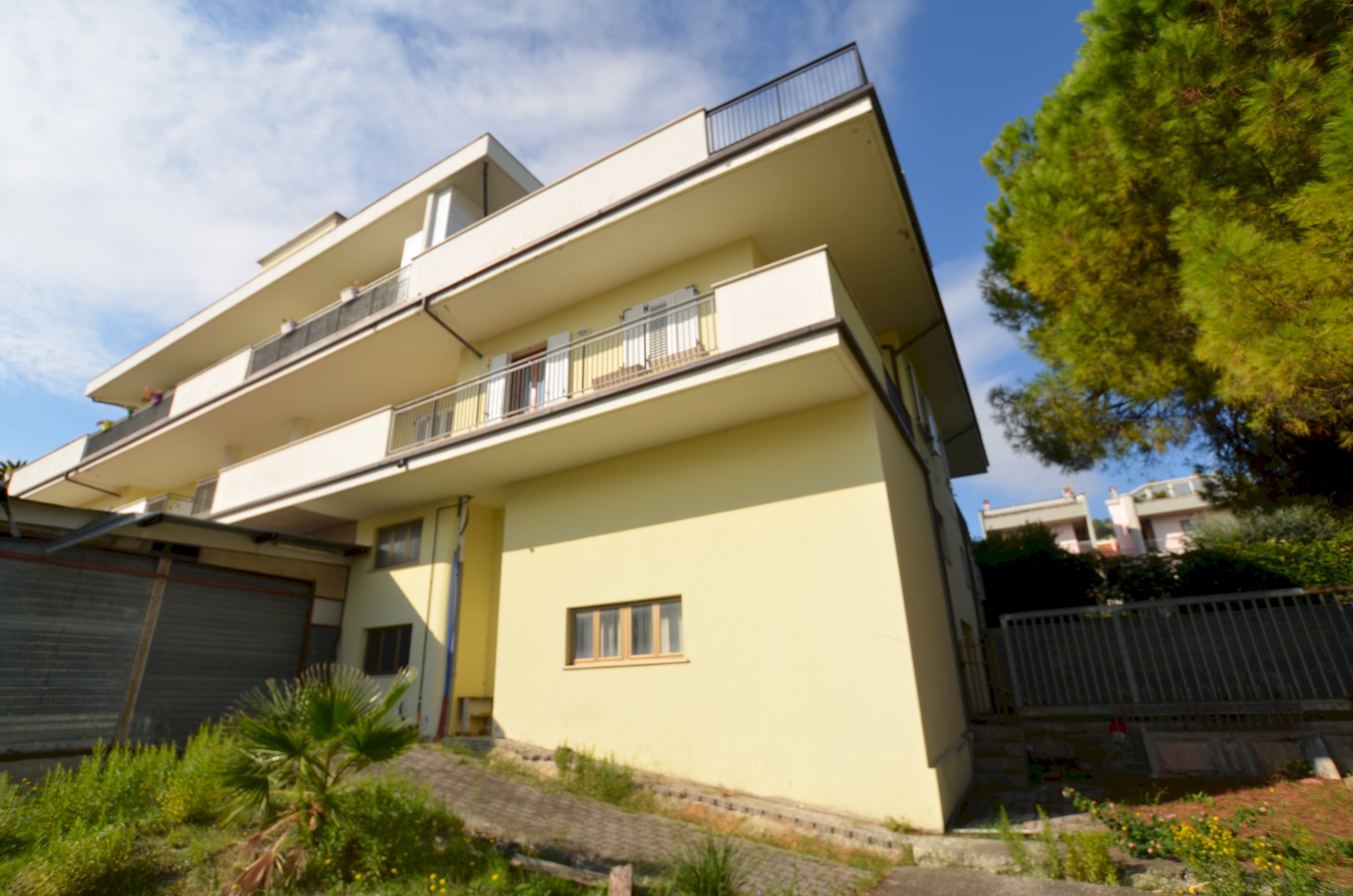 Commercial Premises Via Lauri, San Benedetto del Tronto - photo 1