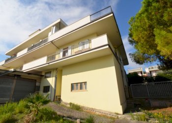Commercial Premises Via Lauri, San Benedetto del Tronto - photo 1
