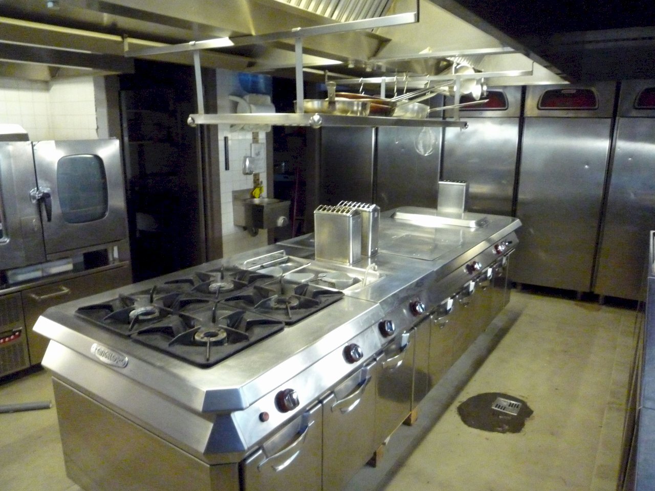 cucina-professionale-in-casa-lusso-cucine-professi - Ristorante Via Francesco Carrara, Viareggio - foto 2