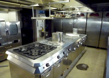 cucina-professionale-in-casa-lusso-cucine-professi - Ristorante Via Francesco Carrara, Viareggio - foto 2
