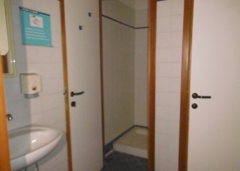 P1150557.JPG - Locale Commerciale Reggio nell'Emilia - foto 8