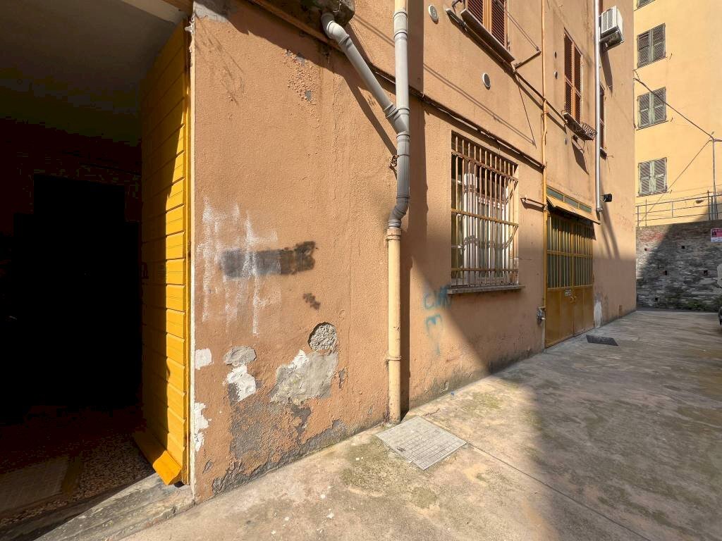 2 - Warehouse via San Tomaso d'Aquino, Genova (neighborhood Sestri Ponente) - photo 2