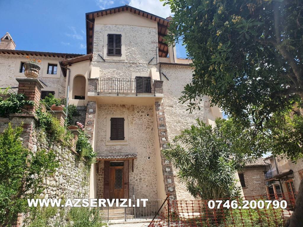 Trilocale piazza Vittorio Emanuele II, 1, Contigliano - foto 1