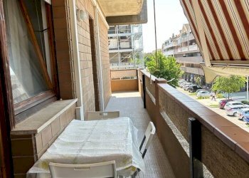 BALCONE LATO PIAZZA.jpg - Three-room apartment Francavilla al Mare - photo 17