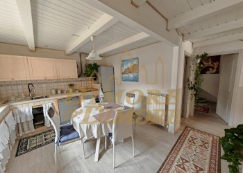 Cucina app. primo piano.jpg - Villa Cannobio - foto 10