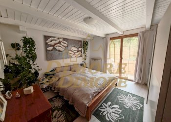 Camera da letto matr. app. primo piano.jpg - Villa Cannobio - foto 13