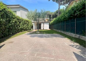 356630412_282989151055609_1927755737123258307_n.jp - Villa Forte dei Marmi - foto 1