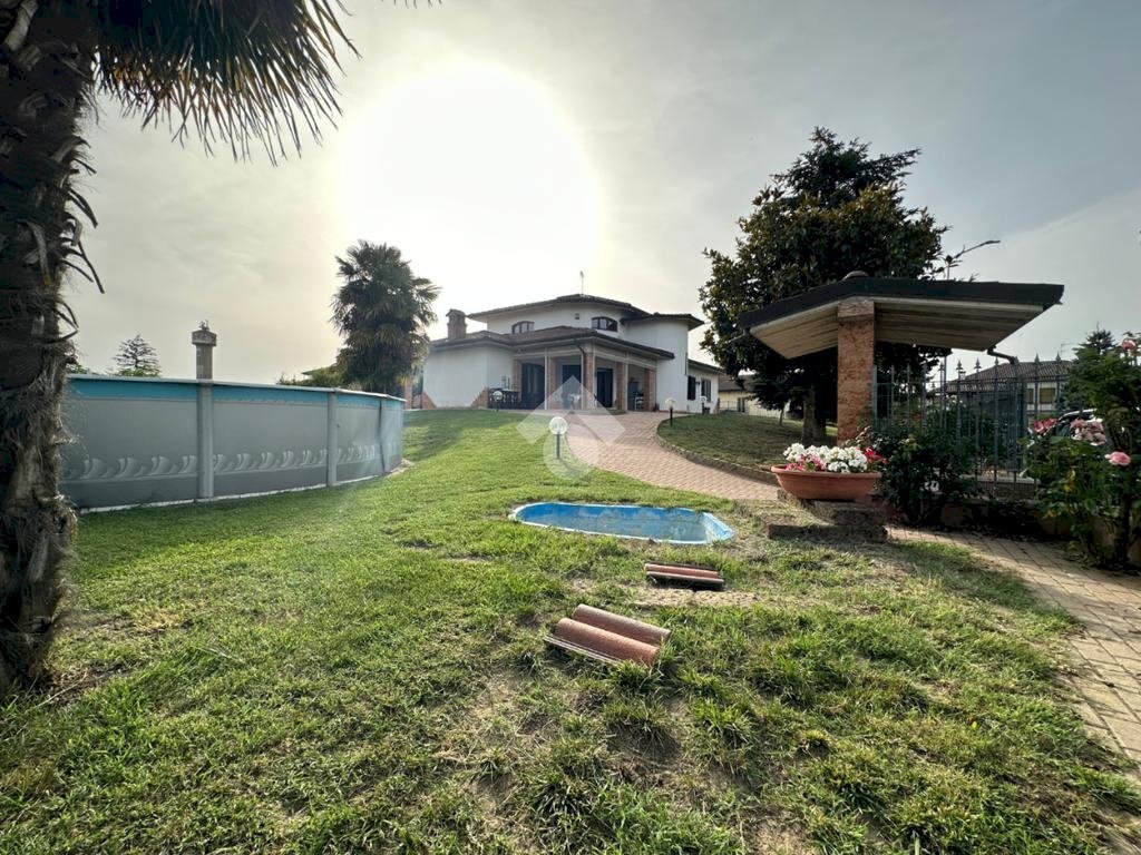 Villa Via Umberto Camera, Fresonara - foto 1