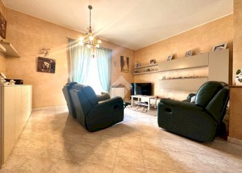 Villa Via Umberto Camera, Fresonara - foto 19