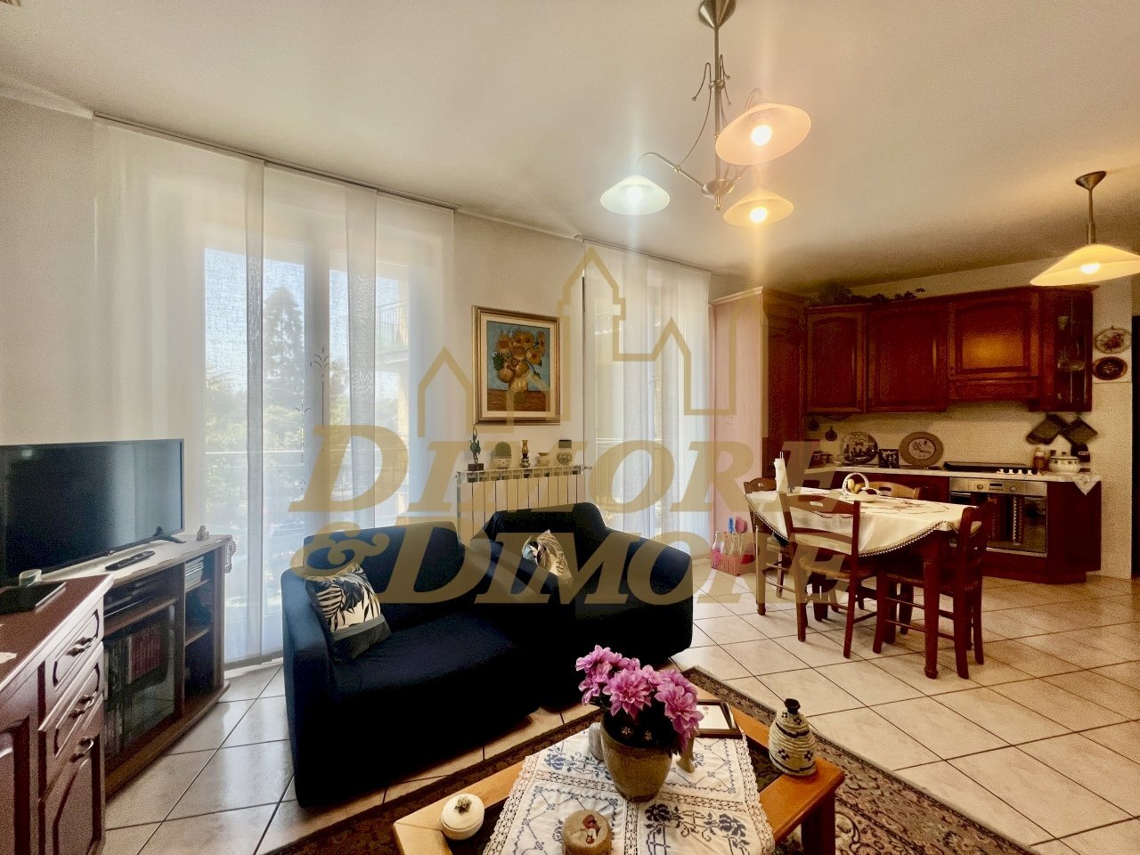 Zona giorno con cucina - Three-room apartment Via Arturo Reschigna 2/B, Maccagno con Pino e Veddasca - photo 1