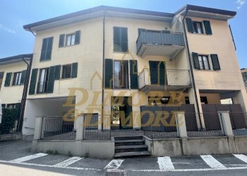 Edificio - Appartamento Via Arturo Reschigna 2/B, Maccagno con Pino e Veddasca - foto 1