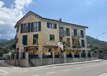 Edificio - Appartamento Via Arturo Reschigna 2/B, Maccagno con Pino e Veddasca - foto 2