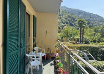 Balcone - Appartamento Via Arturo Reschigna 2/B, Maccagno con Pino e Veddasca - foto 12