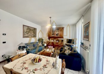 Zona giorno con cucina - Appartamento Via Arturo Reschigna 2/B, Maccagno con Pino e Veddasca - foto 9