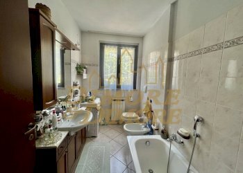 Sala da bagno - Appartamento Via Arturo Reschigna 2/B, Maccagno con Pino e Veddasca - foto 23