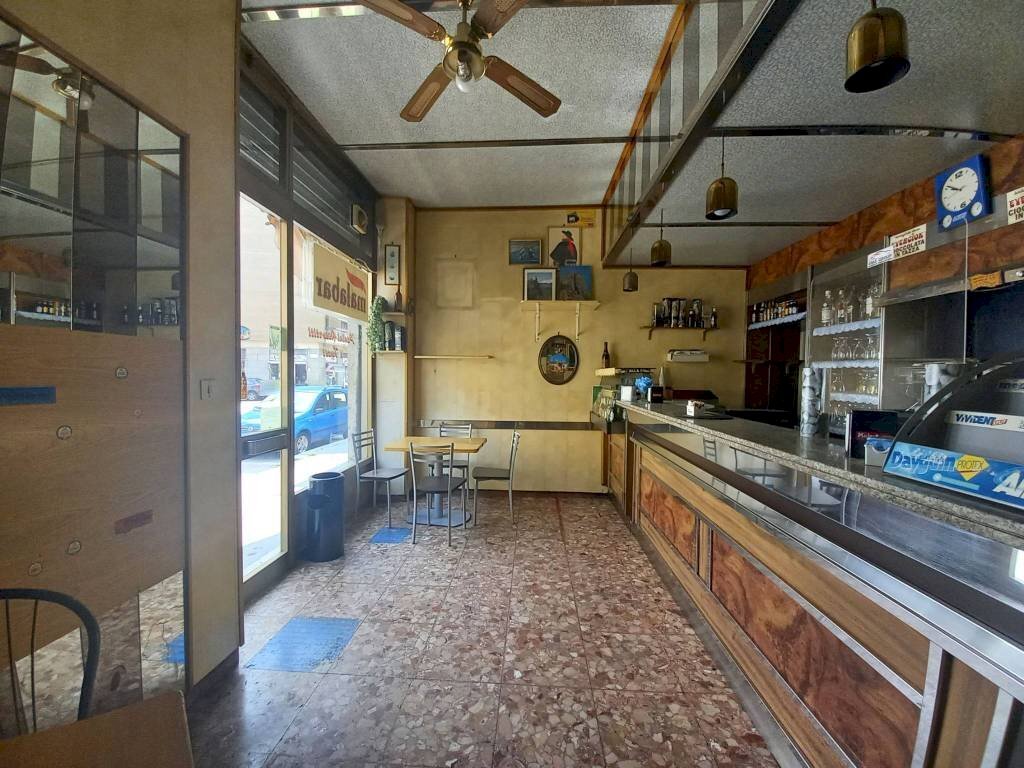 vetrina/ingresso - Shop via Foligno, 45, Torino - photo 3
