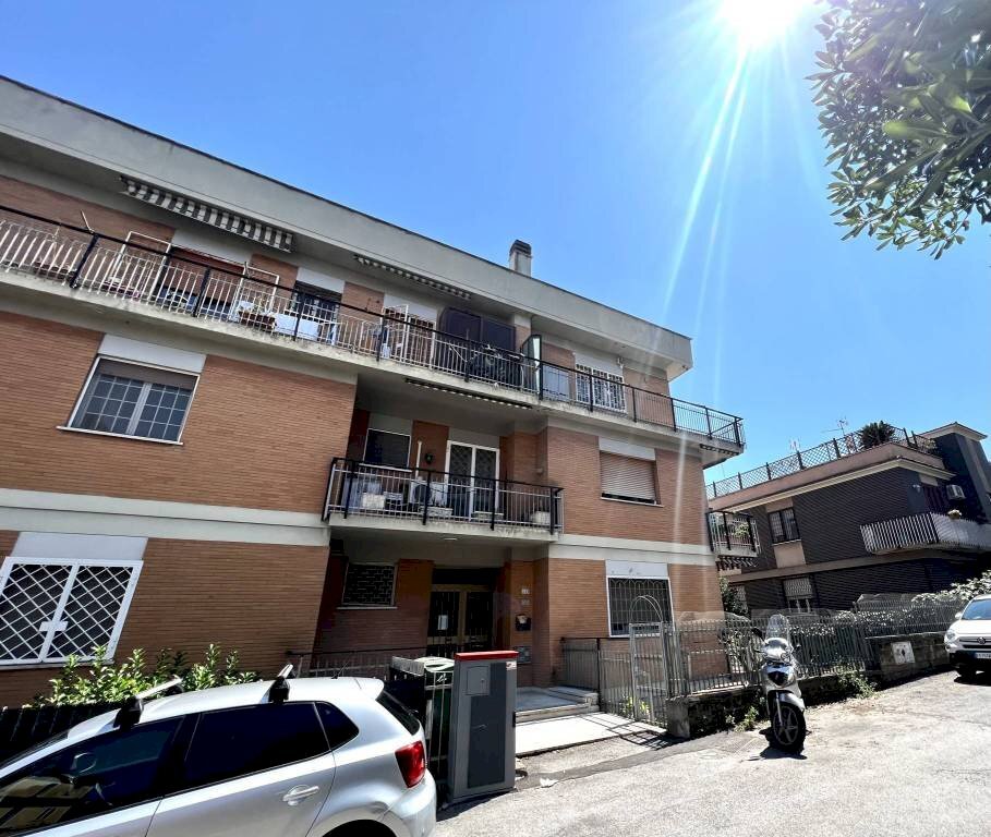 Stabile - Trilocale via Sant'Arcangelo di Romagna, 119, Roma - foto 2