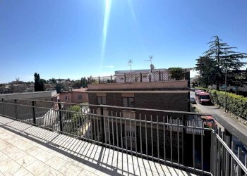 Balcone - Trilocale via Sant'Arcangelo di Romagna, 119, Roma - foto 1