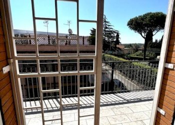 Terrazzo - Trilocale via Sant'Arcangelo di Romagna, 119, Roma - foto 4