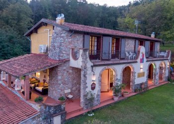 casa colonica ristrutturata completamente di circ - Casale SP1, Pescaglia - foto 2