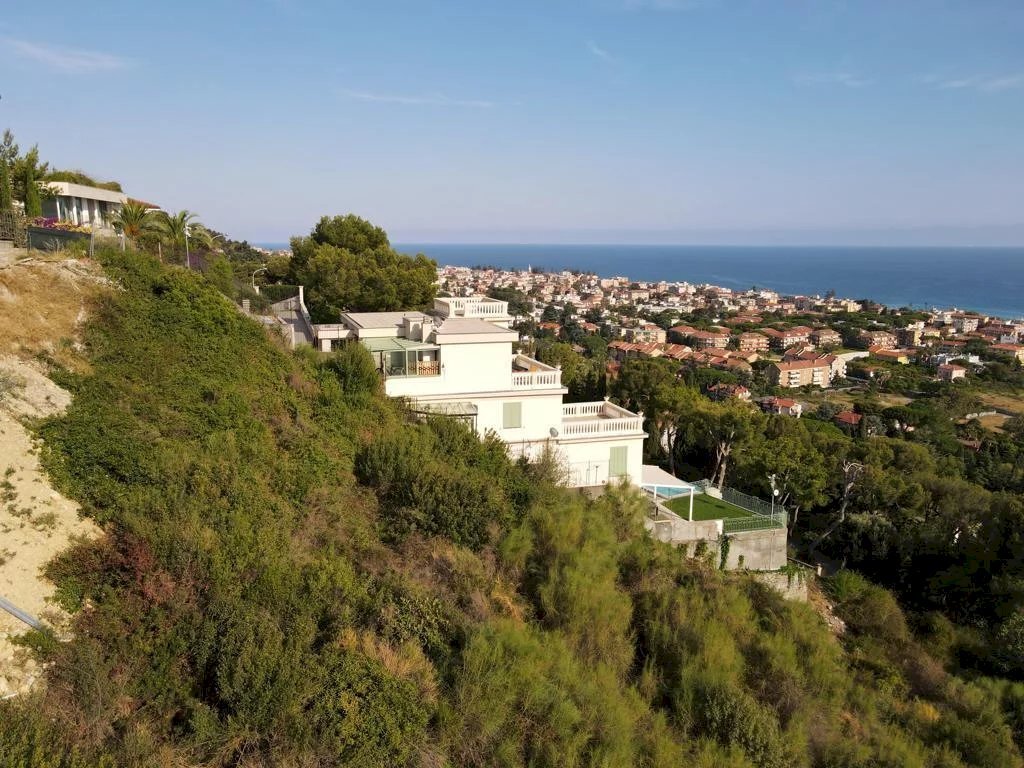 Villa Bordighera - foto 1