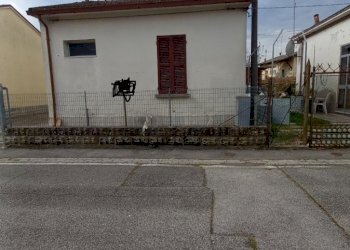 Independent house Ravenna (neighborhood San Bartolo) - photo 1