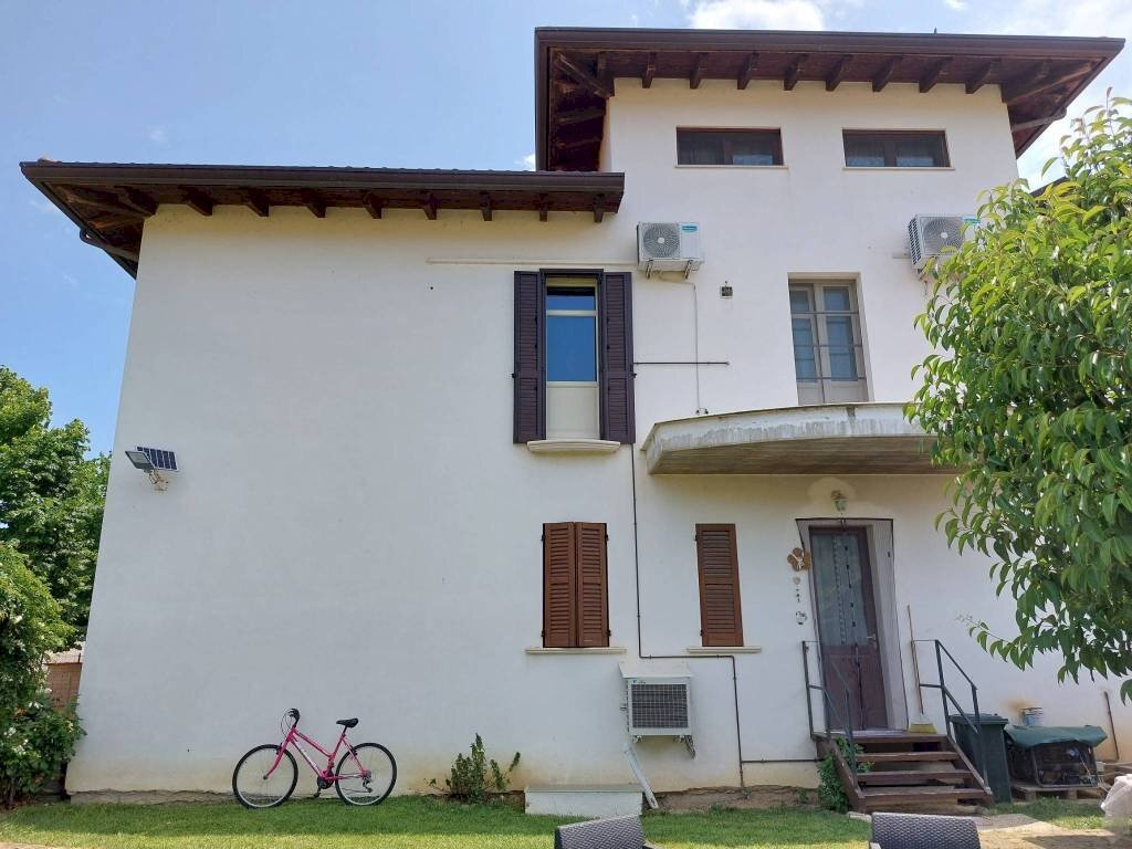 Facciata laterale - Villa via Rocco Terenzi, Elice - foto 3