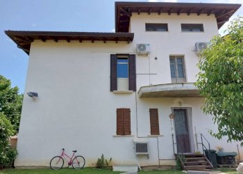 Facciata laterale - Villa via Rocco Terenzi, Elice - foto 3