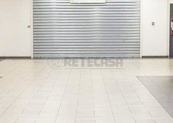 Interno 1.jpg - Locale Commerciale Località Tremestieri 379, Messina - foto 11