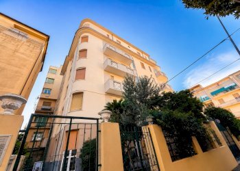 5d9714af-09f1-4c67-8ad3-5529eb9ba729 - Four-room apartment Viale Hanbury, Alassio - photo 1