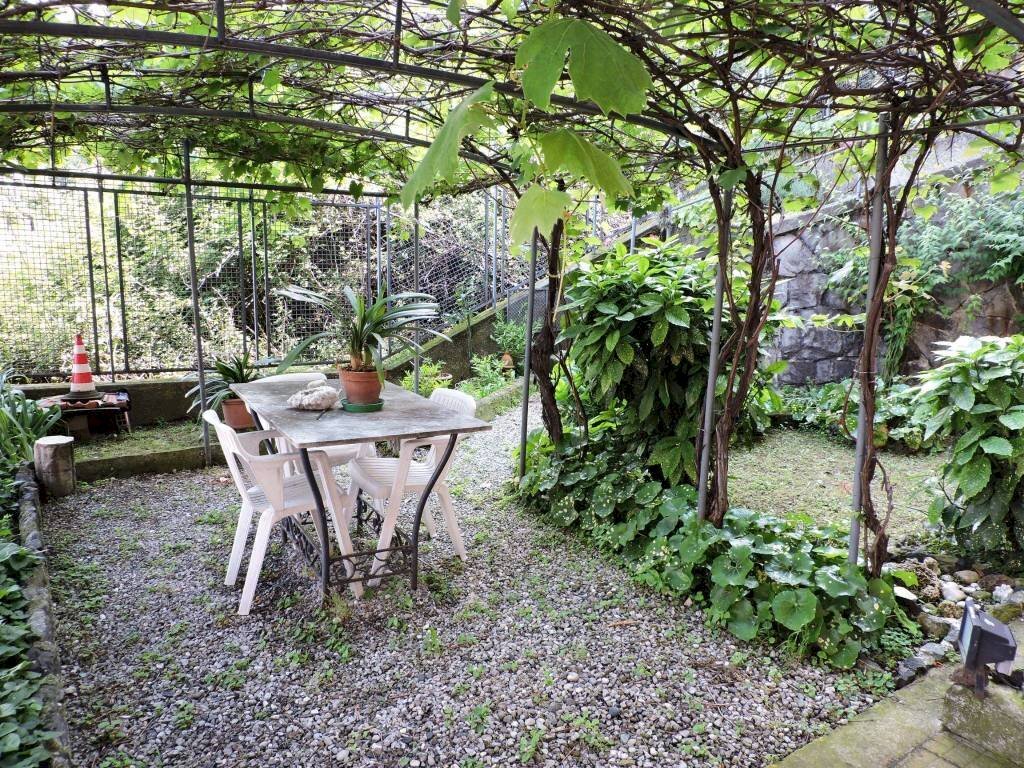 GIARDINO - Trilocale via Vittorio Battaglini 31, Genova (zona Sampierdarena) - foto 1