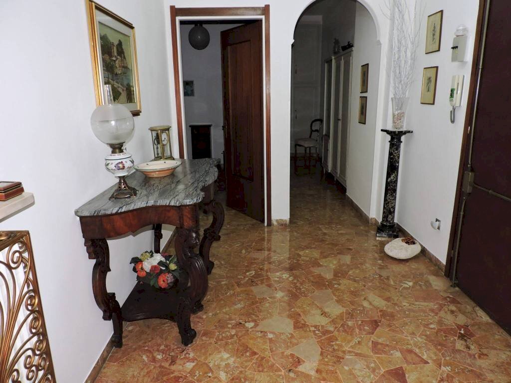 INGRESSO - Trilocale via Vittorio Battaglini 31, Genova (zona Sampierdarena) - foto 2