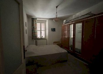 Camera da letto - Bilocale via Vittorio Emanuele I I, 14, Serina - foto 25