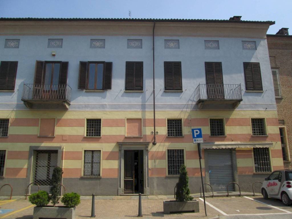 Negozio via San Francesco d'Assisi, 18, Villafranca Piemonte - foto 2