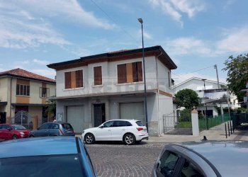 PHOTO-2023-06-15-11-06-47.jpg - Stabile - Palazzo Piazza IV Novembre 18, Martellago - foto 14