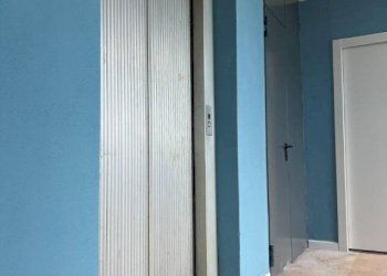 Interno palazzo - Ufficio traversa di Via Nuova del Campo, Napoli - foto 18