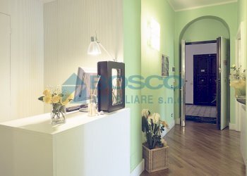 11.jpg - Appartamento Piazza Cesare Battisti, La Spezia - foto 2