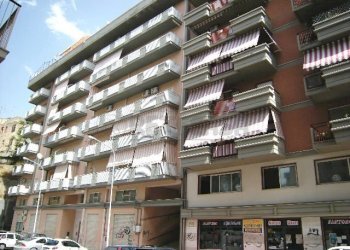 Via Ruggero Settimo 005.jpg - Trilocale via Ruggero Settimo 37, Caltanissetta - foto 1