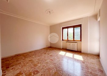 Four-room apartment Via Torino, Ivrea - photo 3