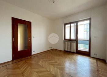 Four-room apartment Via Torino, Ivrea - photo 12