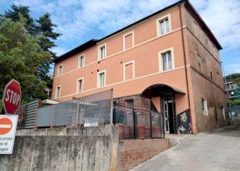 11.jpg - Locale Commerciale Strada Tuderte 89, Perugia - foto 1