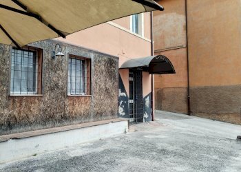 1.jpg - Locale Commerciale Strada Tuderte 89, Perugia - foto 2